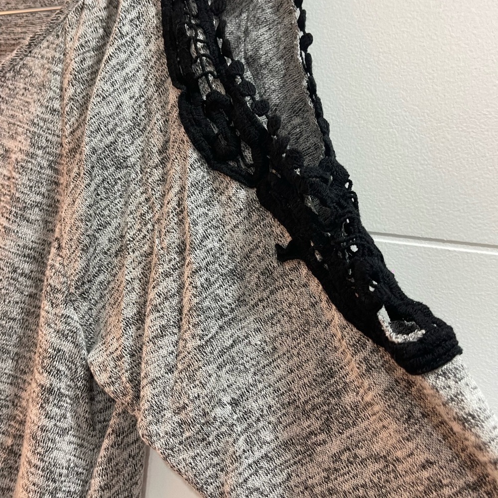 Very unique top gray and black Notation - Picture 3 of 5